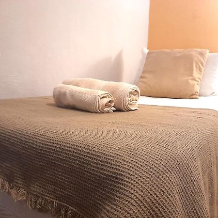 Хостел Casa Calma Колония-дель-Сакраменто Экстерьер фото